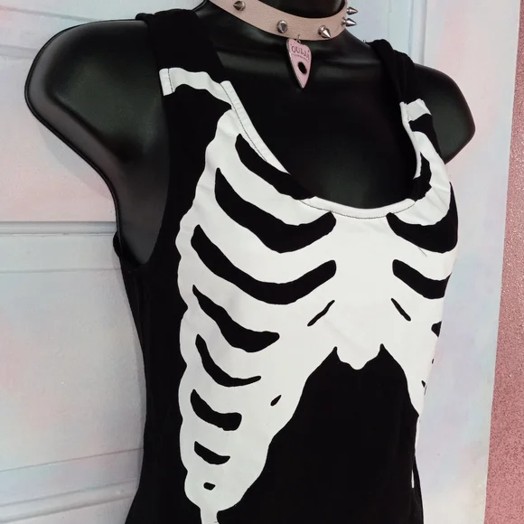 Bad To The Bone Iron Fist ribcage bodysuit! Nwt so forkin rad 🤘 - Picture 9 of 9